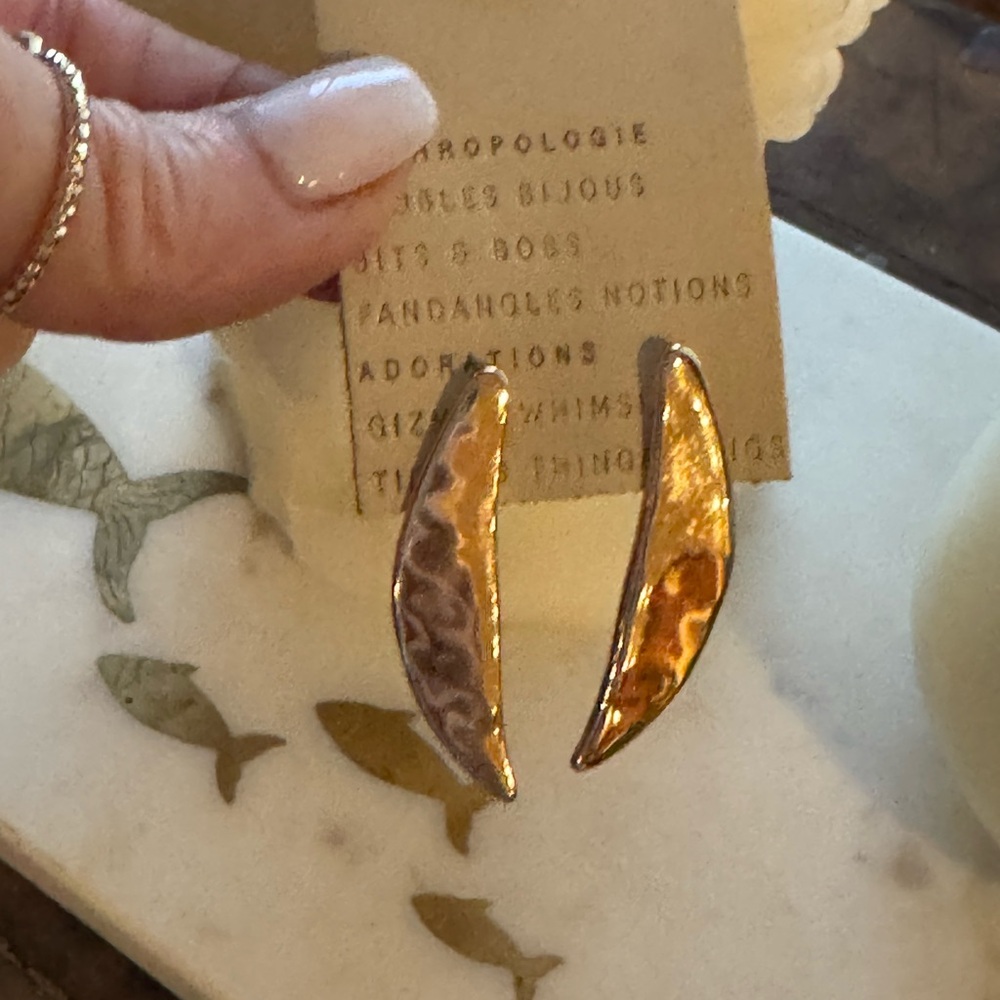 NWT ANTHROPOLOGIE Gold Hammered Earrings